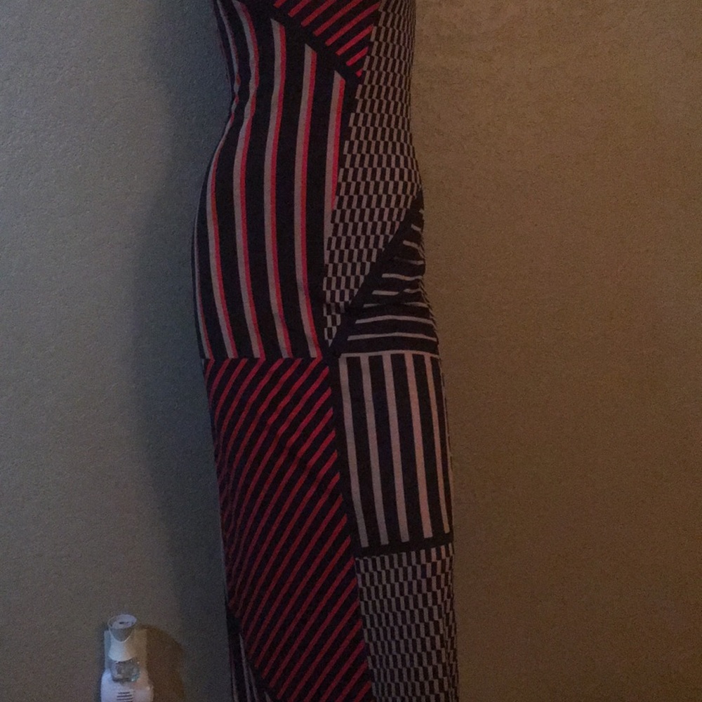 Dress - Picture 3 of 4